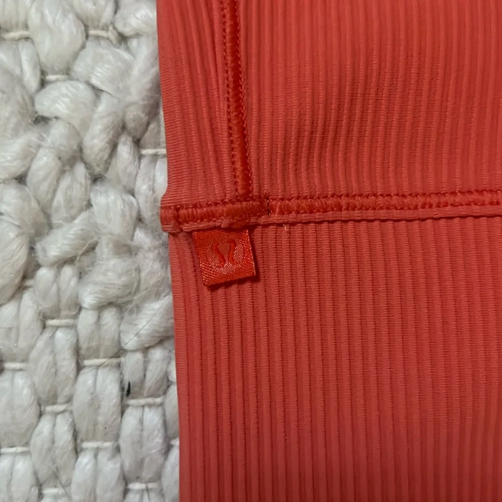 PERFECT CONDITION LULULEMON TOP - Picture 3 of 3
